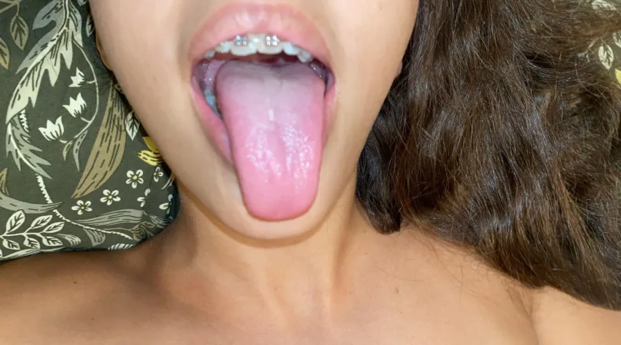 I can say aaah very wide! by Ashleysummers-feets