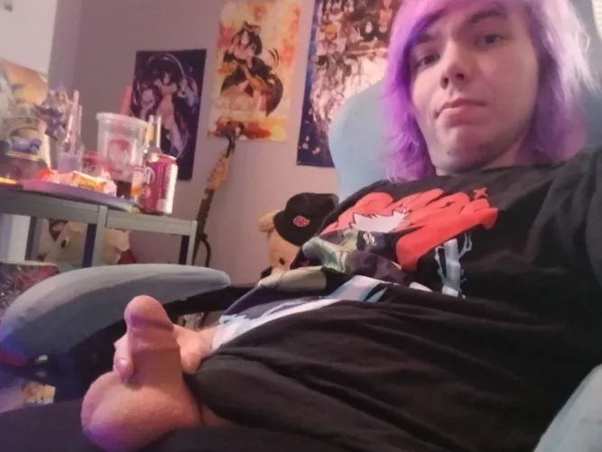 I can't go deep in ya but its a nice butt plug by Punk_swinger