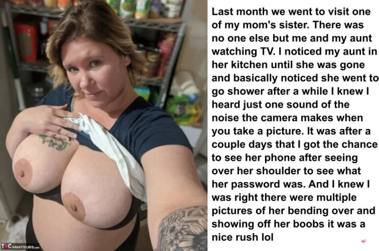 I caught my aunt taking pictures of herself by manojar