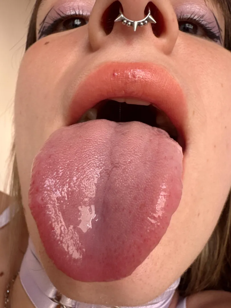 i could swallow you right now and you'd barely be a tickle on the way down {f} posted by val_dival