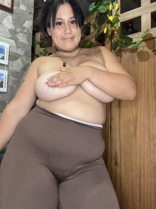 I don't know why I always attract married men... I think I'll always be a homewrecker by lolasoffia