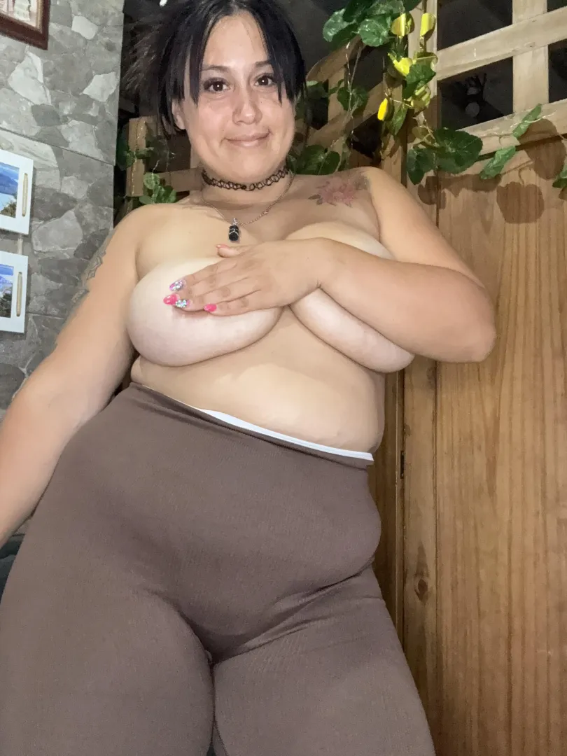 I don't know why I always attract married men... I think I'll always be a homewrecker posted by lolasoffia