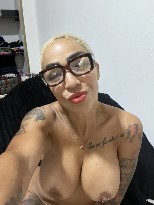 I enjoy creating good content for my fans. I can create personalized content for you, and we can exchange messages, photos, and video calls. by sharlott21