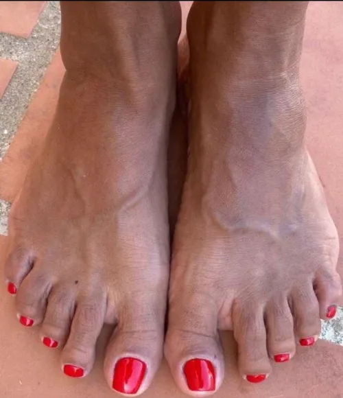 I enjoy creating good content for my fans. I can create personalized content for you, and we can exchange messages, photos, and video calls by sharlott21