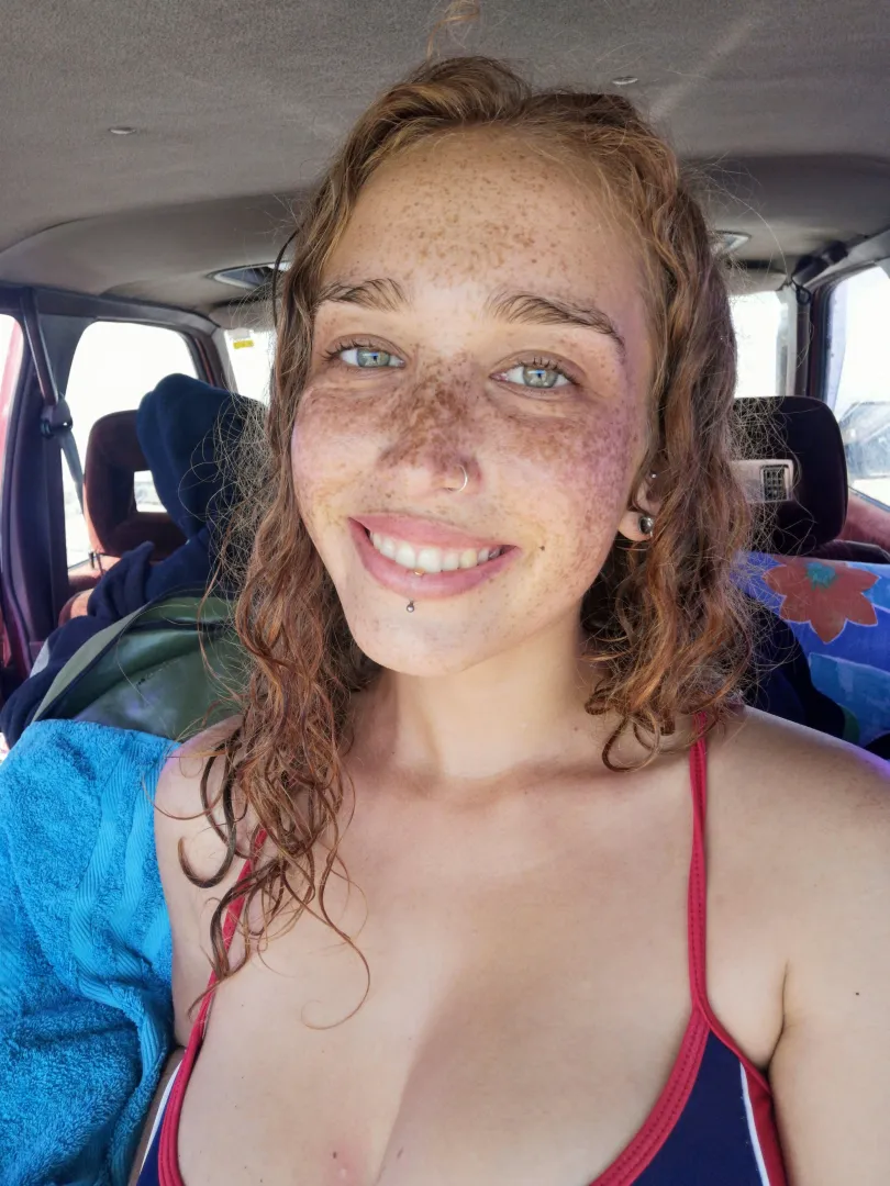 I enjoy the beach a lot [IRTR] posted by Lana_and_Finn