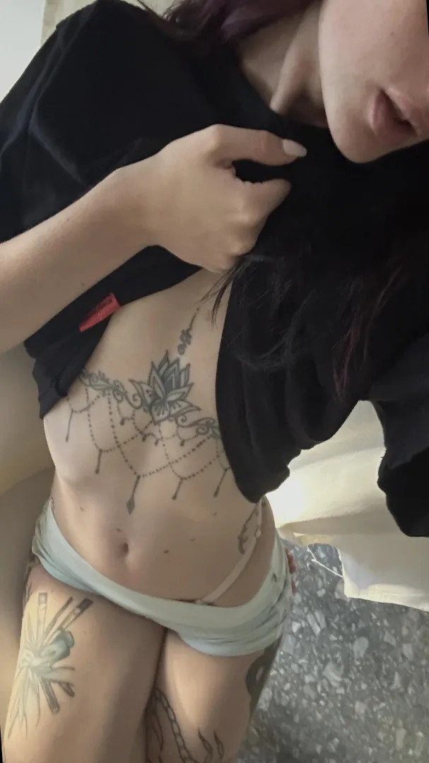 I feel like chatting with someone fun tonight hit me on lg:.,lunabowtie'. posted by TheGabening