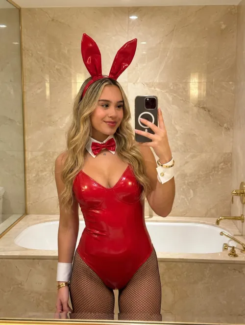 i feel like u needed a bunny today by SunnyPetalss