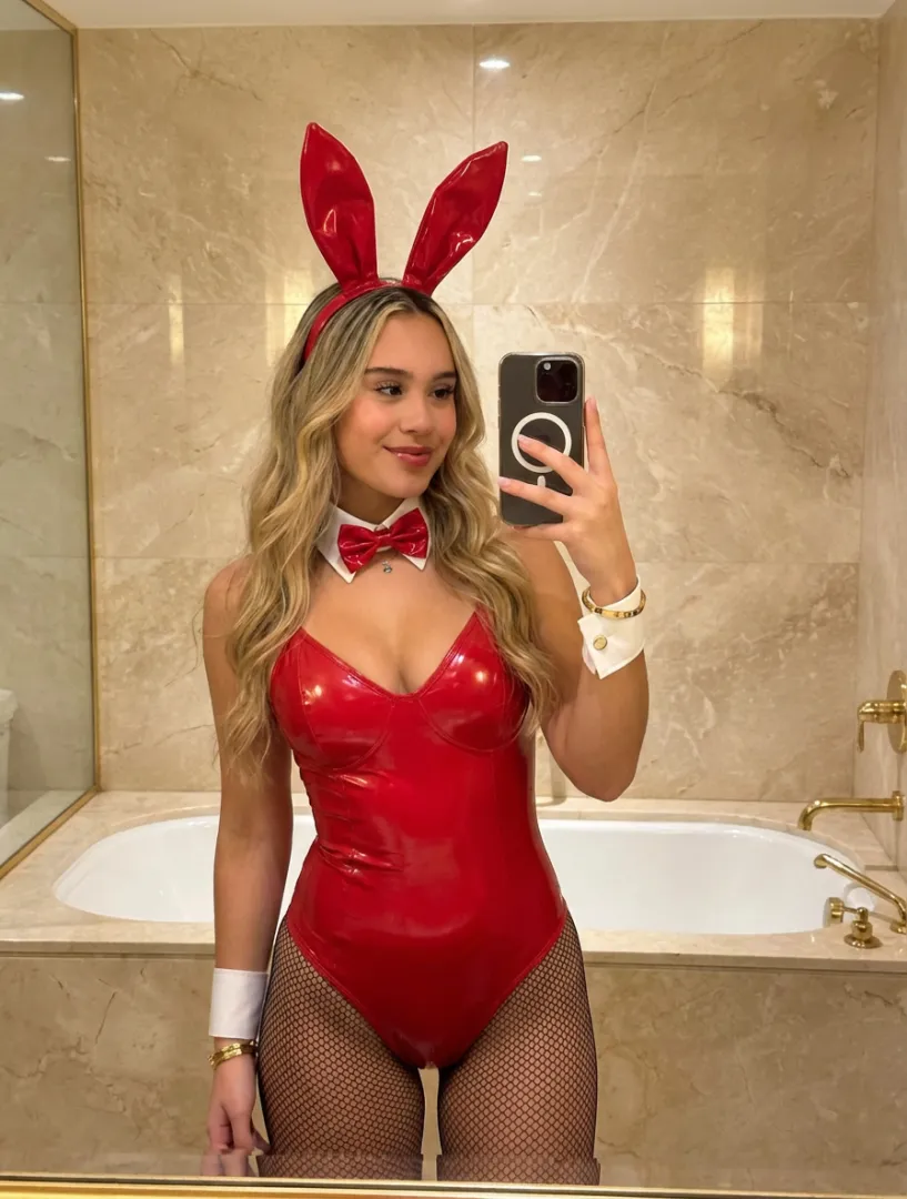 i feel like u needed a bunny today posted by SunnyPetalss