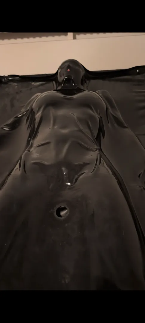 I feel so free and yet tied up posted by smokingpet