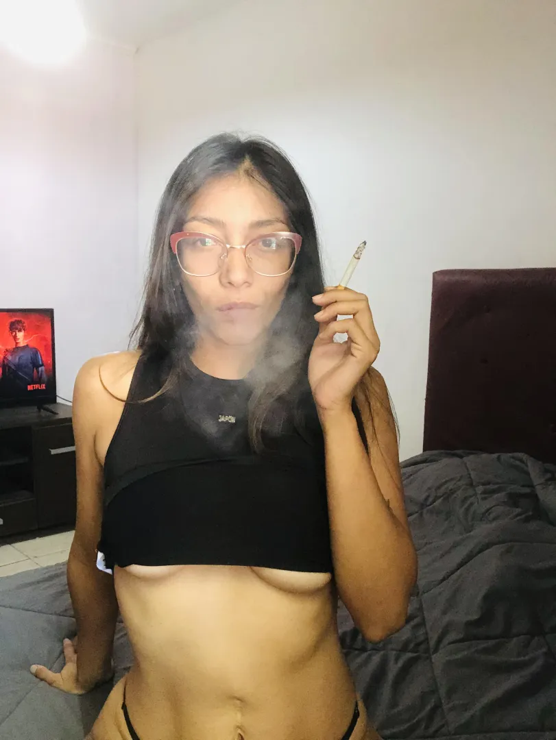 I finally found a community of moms who smoke... new here  posted by SoupUpper3381