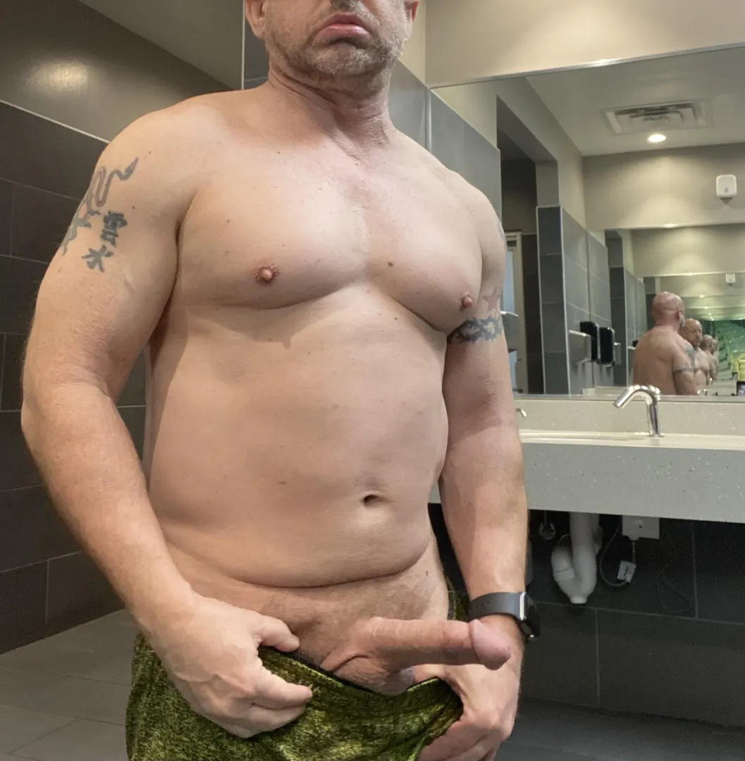 I get to the locker room early posted by Elisgu3Too