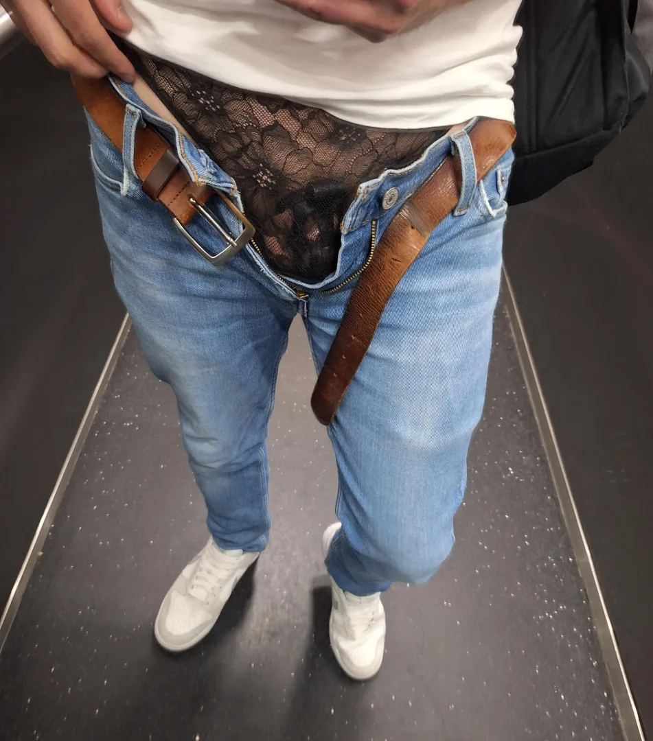 I got a brief flash of panic in the elevator. I've never been this nervous before. posted by Sissygirl_20