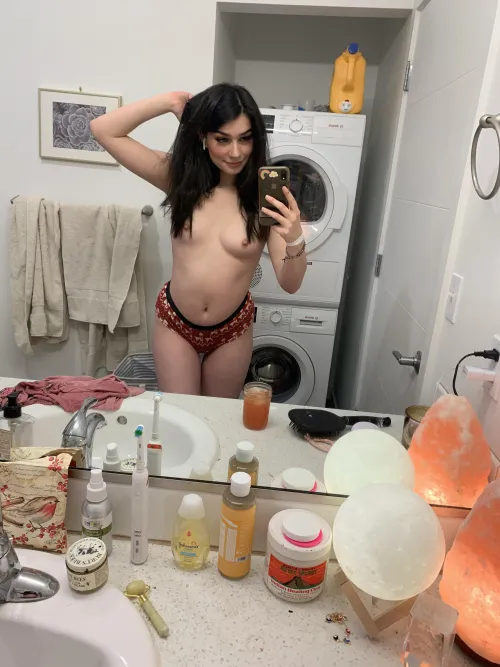 I got inspired by Rose’s Q&A post and decided to post one of my own! Ask me anything and I’ll answer ❤️ by mayamanning