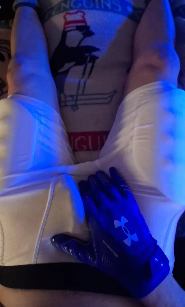 I got new gloves yesterday so I had to try them out. posted by Hellyeah2026