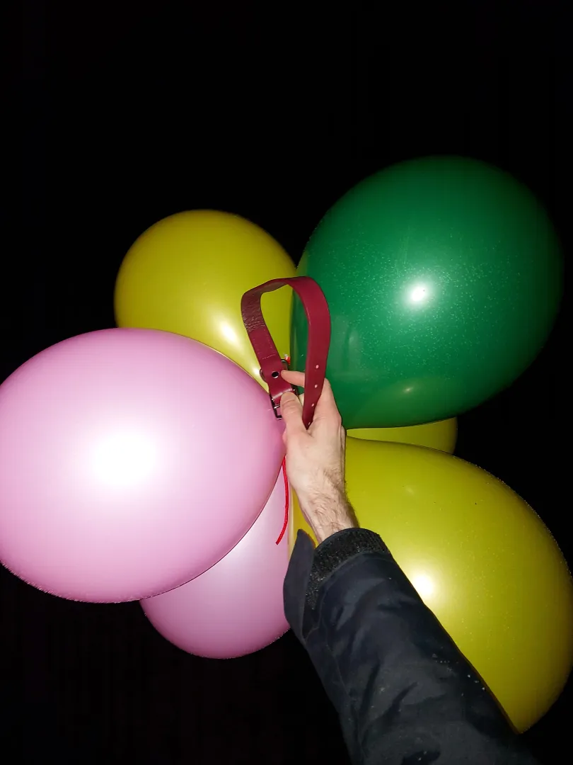 I have a phobia/kink of balloons and had a bunch tied to my collar posted by FearAndFun