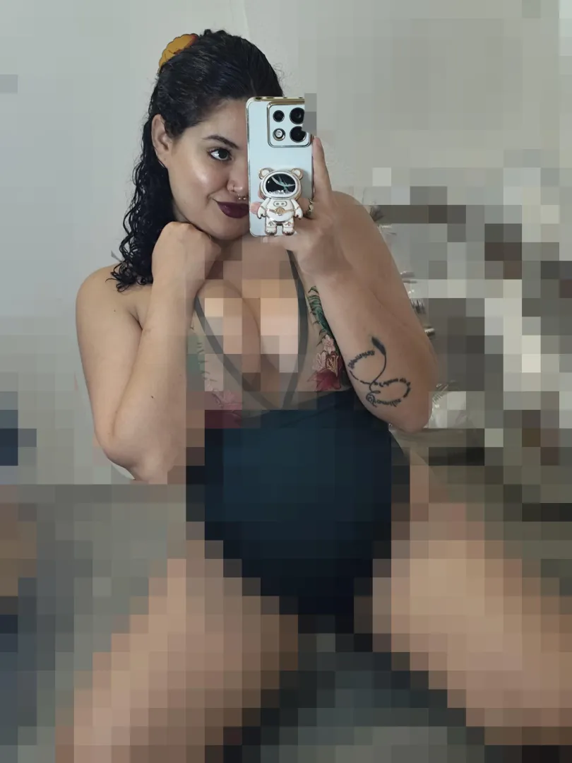 I have a very small pink thong, it makes me very horny to wear it, but you can't see it. posted by JuPompous