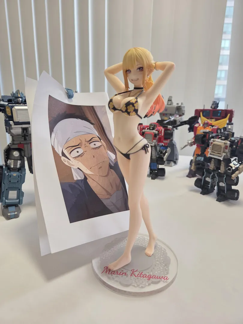 I have no Gojo figure but Marin will give him his birthday present no matter what posted by Terran117