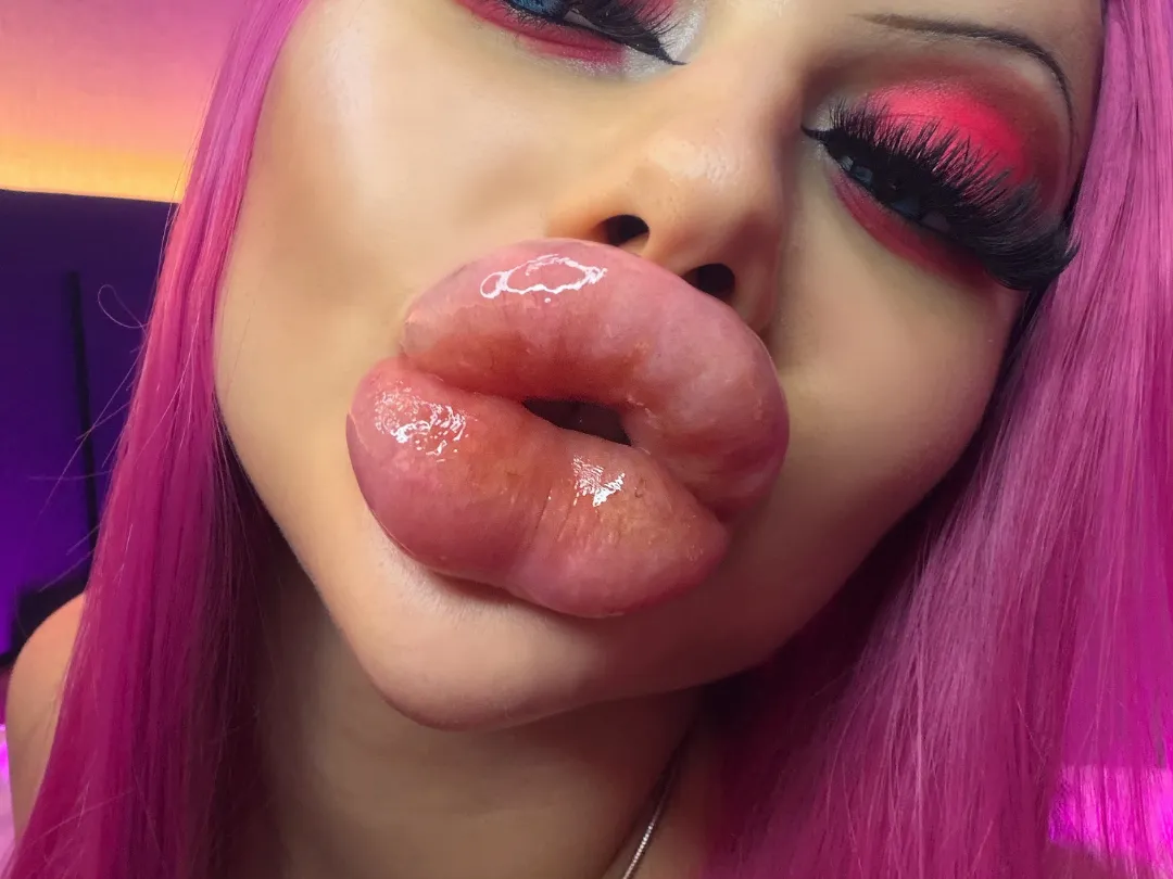 I have the biggest bimbo fake lips on reddit posted by PurePerfectDoll
