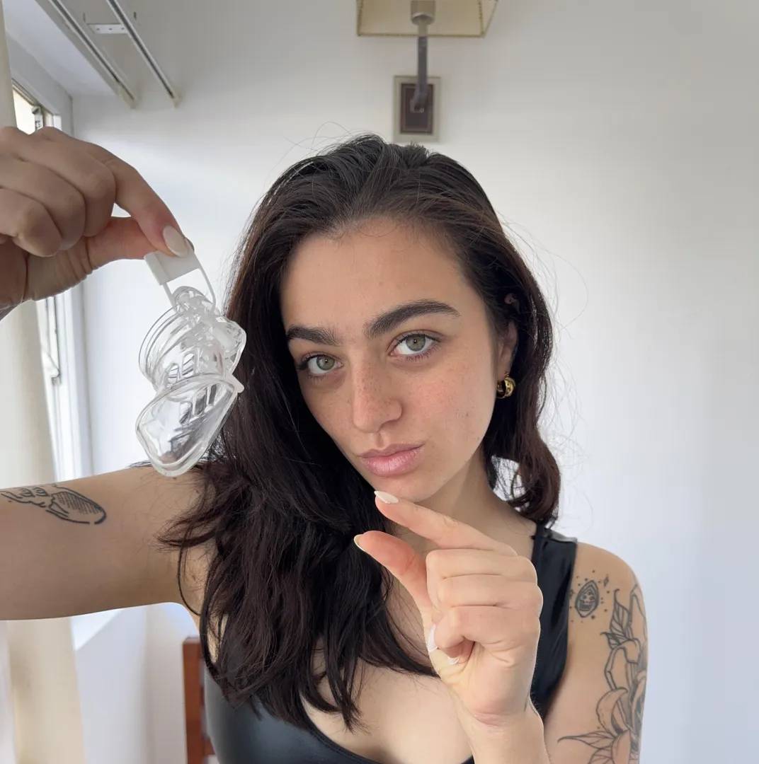 I have the perfect place for that clit, a week of devotion and fun. posted by aixiba06