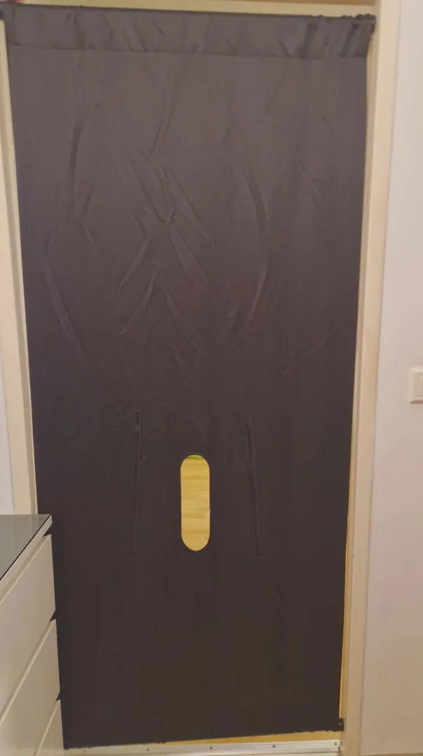 I have this gloryhole in Vienna Austria and i am looking for nice dicks to serve. My dms are open posted by beverly_hietzing