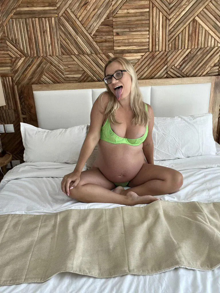 I heard pregnant girls turn you on so much, that's why I'm here posted by pregnantjennyxo