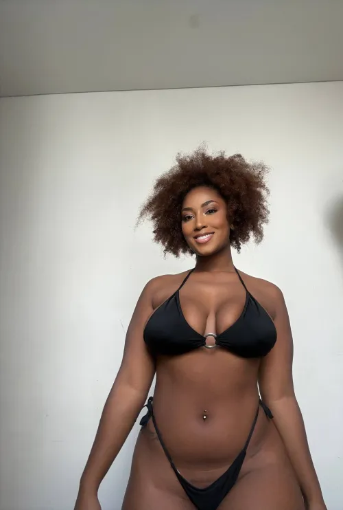 i heard someone has a thing for black girls by CaramelCreamCutie