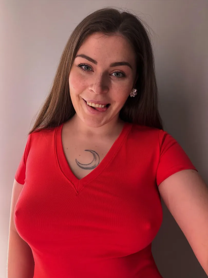 I hope everyone notices this posted by Juli_moon_official