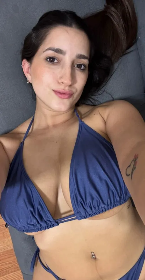 I hope she’d be too big for you… by SnugglePear