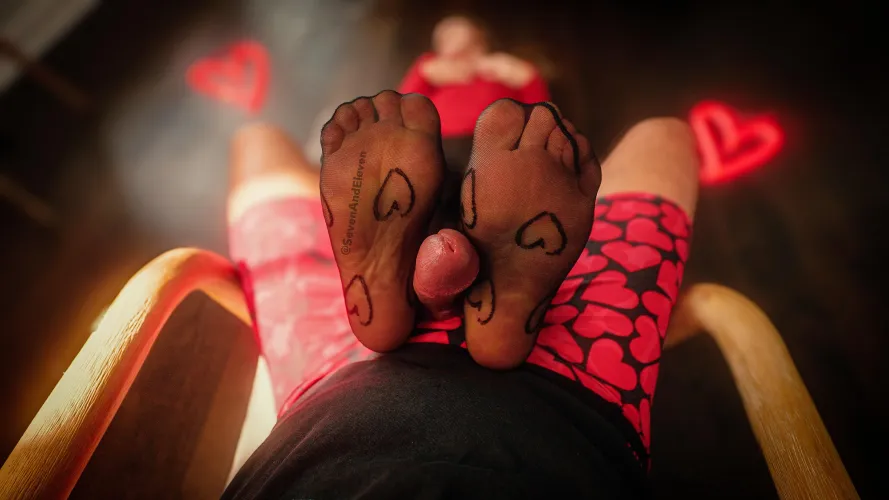 I hope you all had a lovely Valentine’s Day weekend  by seven_and_eleven