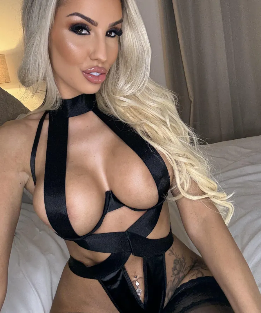 I hope you like my fake lips.. all for you posted by Kikiyoh