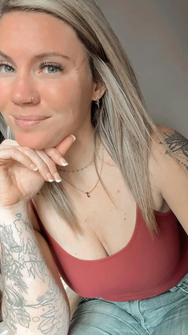 I imagine how your big dick enters me posted by SweetEchloXO