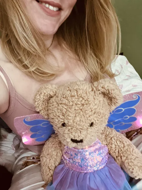 I just love how her wings light up and got my grammas voice in it  by strawberrybunny1007