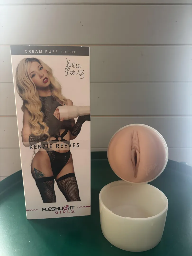 I just received my first fleshlight ! posted by SkyZoPhReNe007