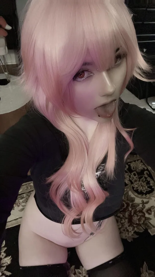 I just wanna be your sugar baby  posted by Softpalebones