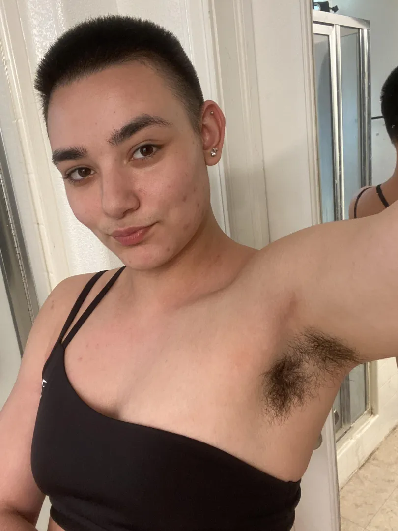 I keep forgetting to put on deodorant posted by XiomaraJauguar