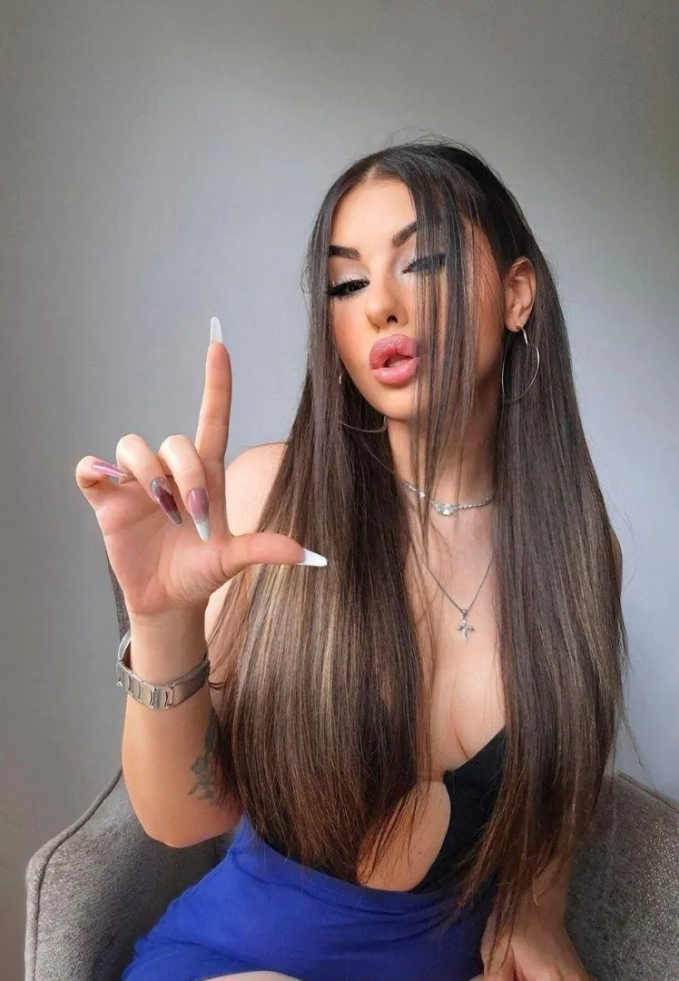 I know exactly what your wallet needs. posted by ArabellaStonne