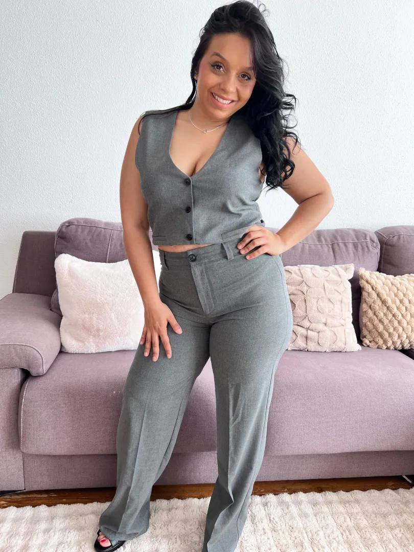 I know I look cute today... but wait until you see how naughty I can be. posted by Galadriel69_