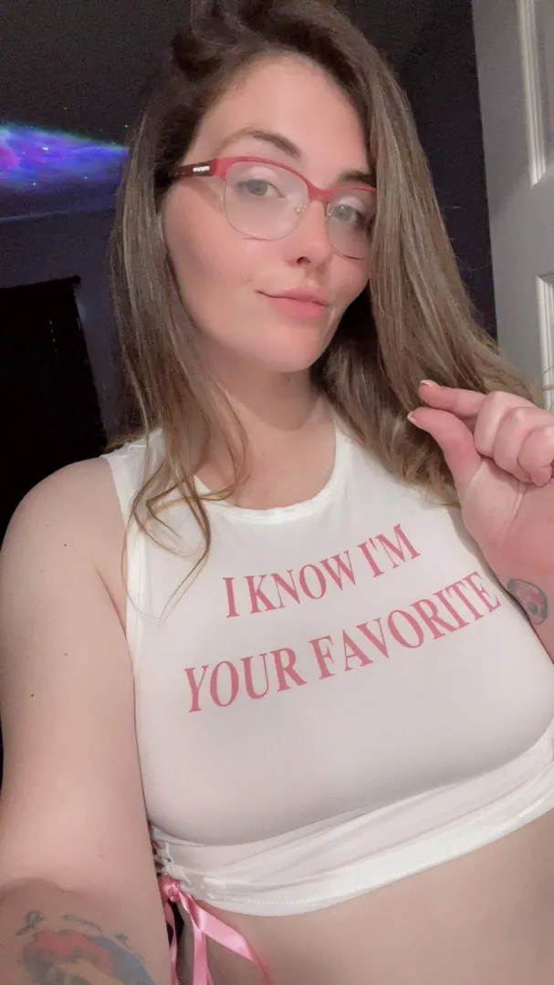 I know I’m your favorite. ✨ & for good reason. I’m in the mood to humiliate & make some beta bitches cry tonight.  posted by jlovethamilf