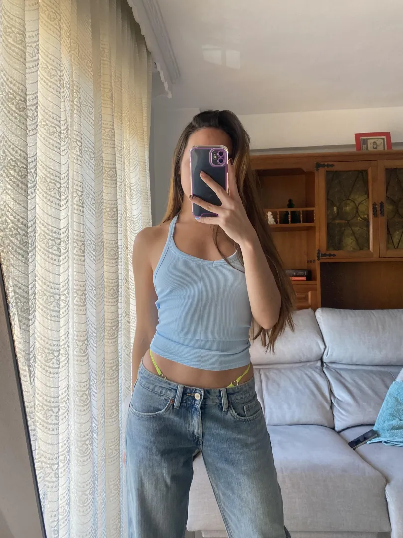 I know it’s a bit distracting… posted by honeypeach17