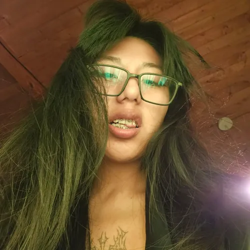 I know you are staring at my mouth and wondering how these wires would feel if I let you get close by Virtualuuxx