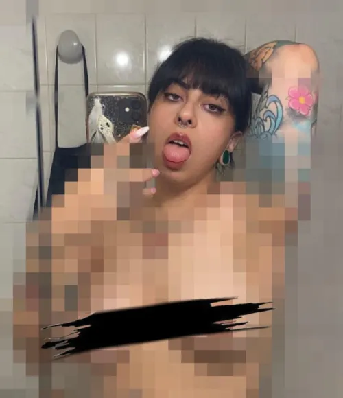 I know you want to se behind the pixels but betas only get what they deserve by dinamita84