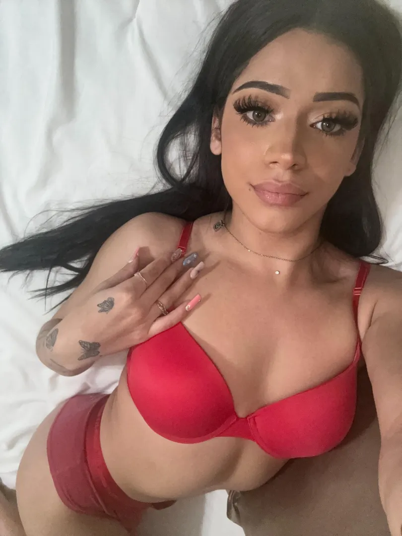 I like making out on the first date.. you down? posted by taylortsgirl