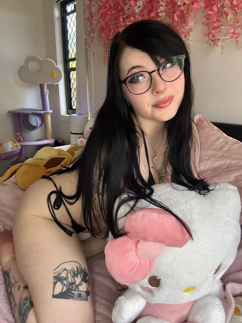 I like my fans the way I like my kisses… messy posted by xvampgutz