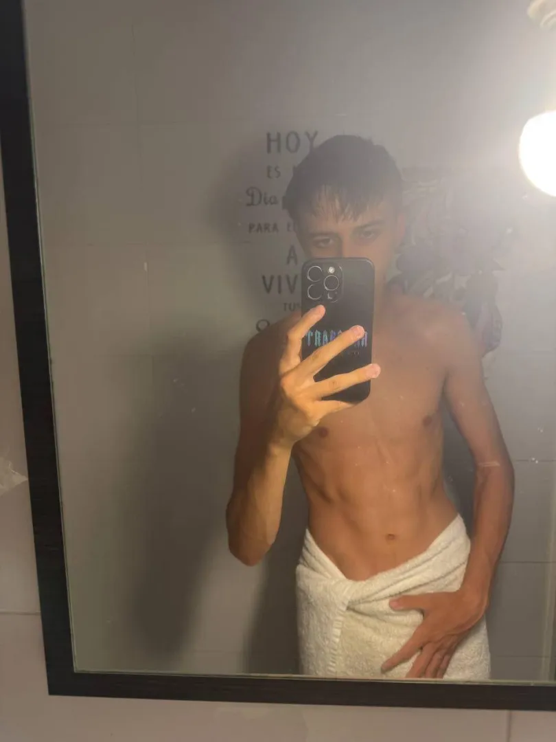 I like that they look at me when I take a shower posted by bootyy-liciouss