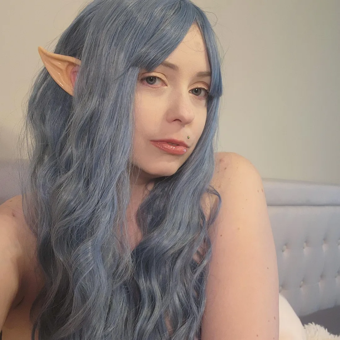 I like to make eye contact <3 posted by MilkiiMaiden