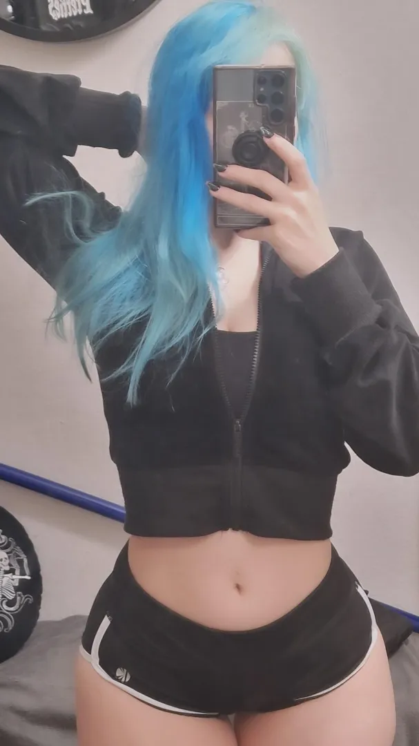 I liked the shot posted by LunaticalWitch_