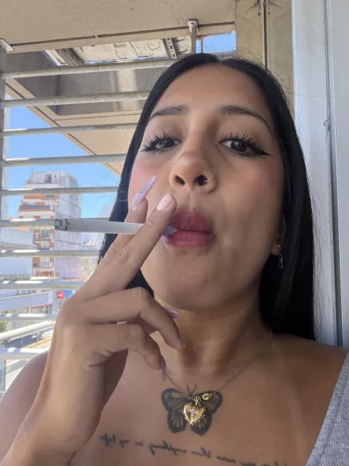 i look súper cute while i smoke by babygalsivip