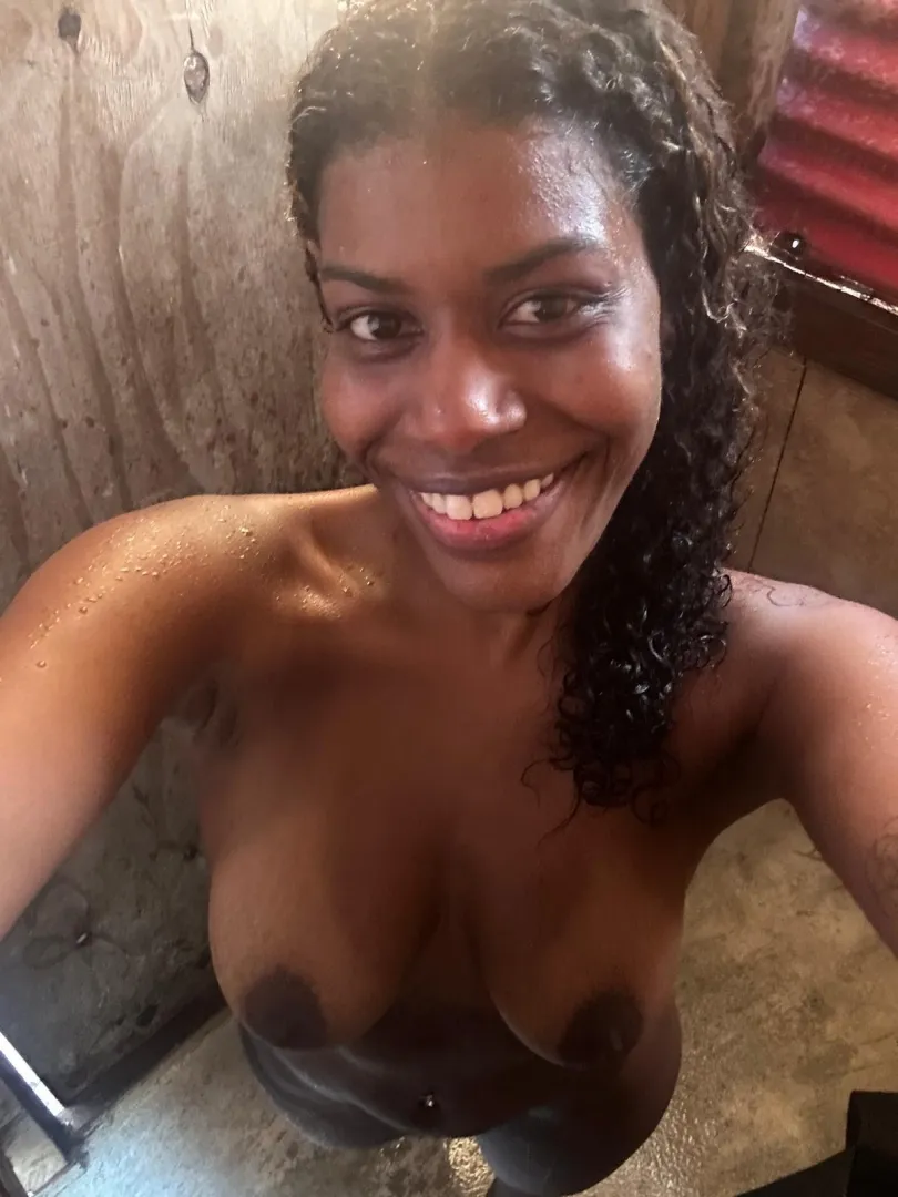 I love an outdoor shower posted by 1nternet_Bunny333