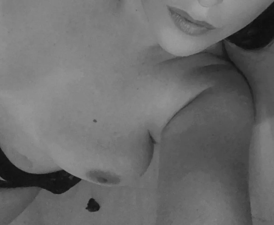 I love black and white photos, I find them very artistic. posted by No-Bird4279