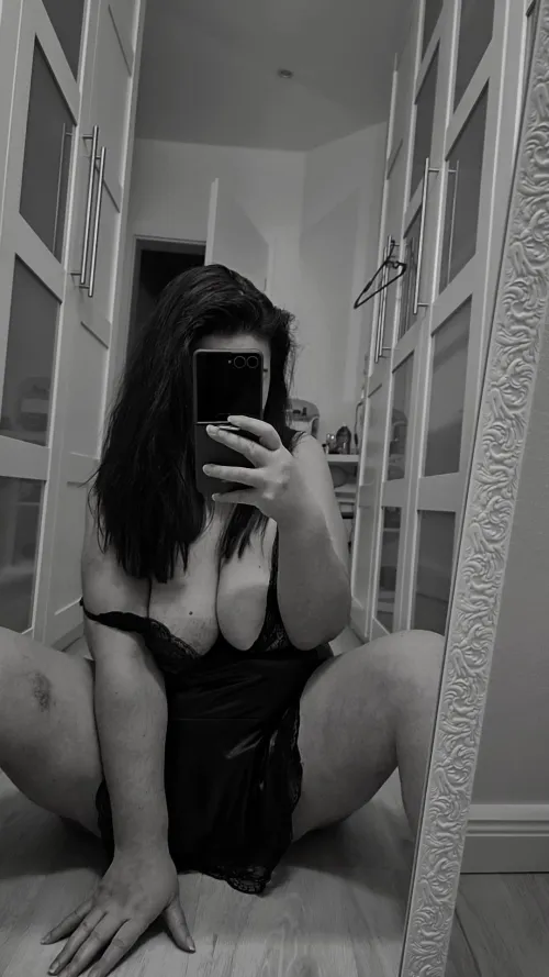 I love black and white pictures by misssweetsub